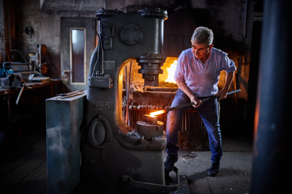 Kopf_Mettallbau_327 1